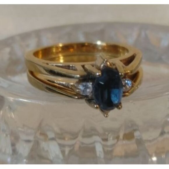 Avon Gold Tone Ring Reversible Dual Unique Vintage Blue Gemstone Clear Crystals - Picture 1 of 9
